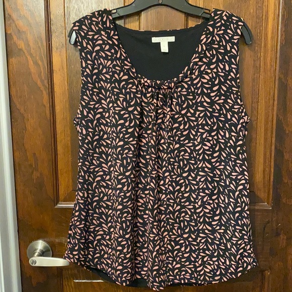 Dana Buchman Tops - Dana Buchman women’s sleeveless blouse. Size L.